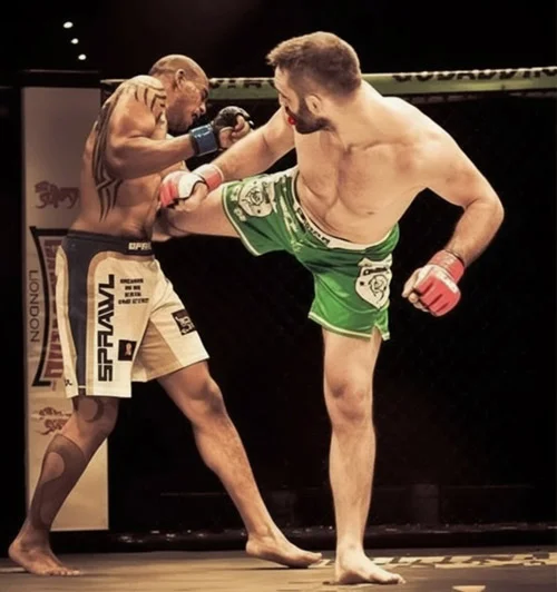 Robert Devane competing at BAMMA